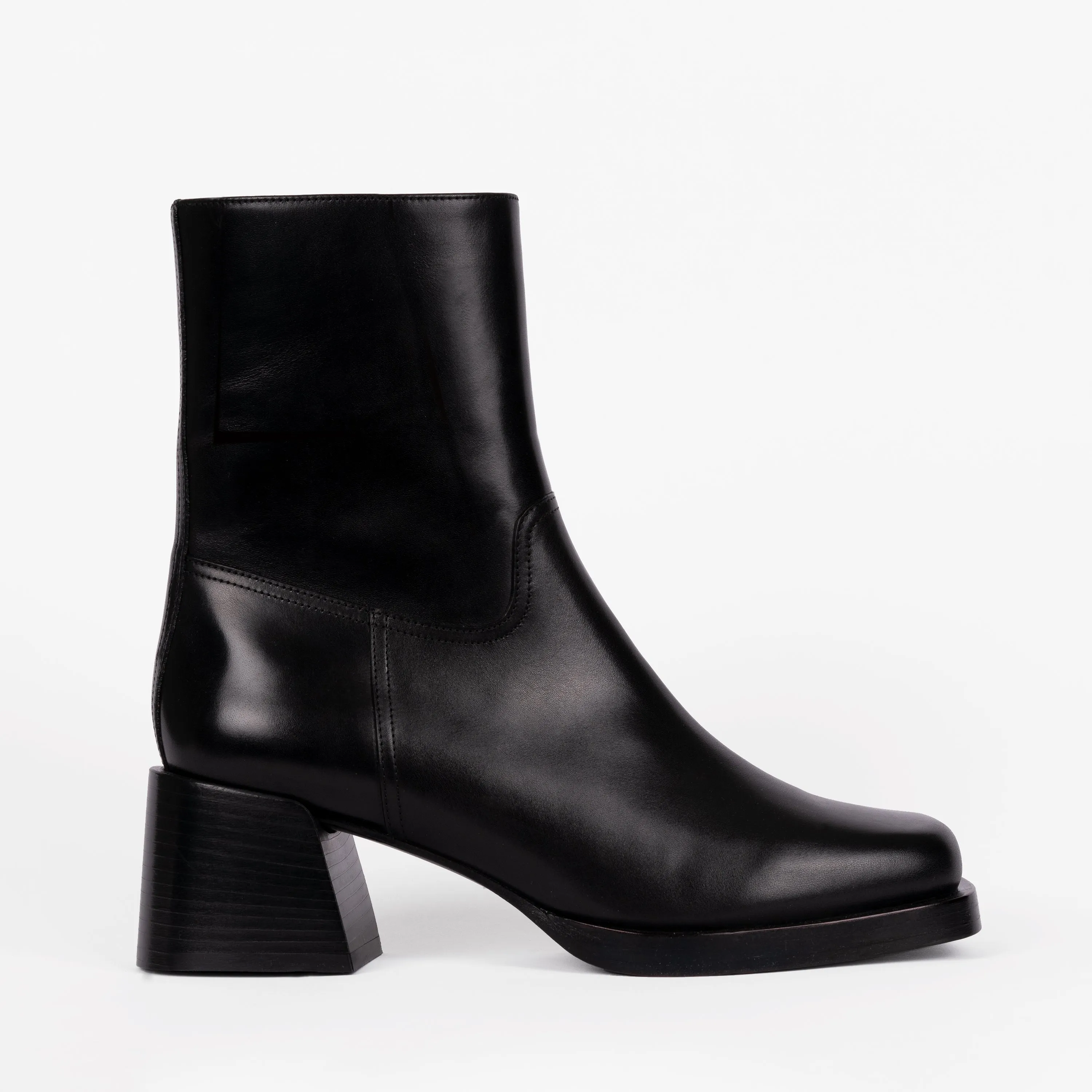 Joan Boot Black